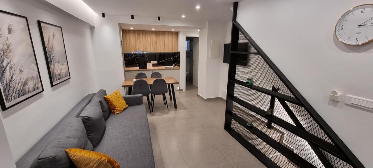 Small Meisonette Near The Metro Vipgreece Atenas Exterior foto